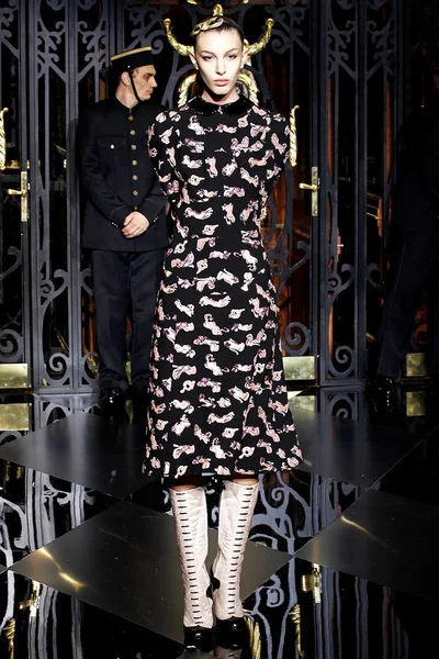 Look 37
